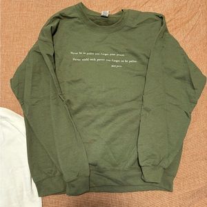 Marjorie Taylor Swift Green Evermore Lyric Sweatshirt Size Large